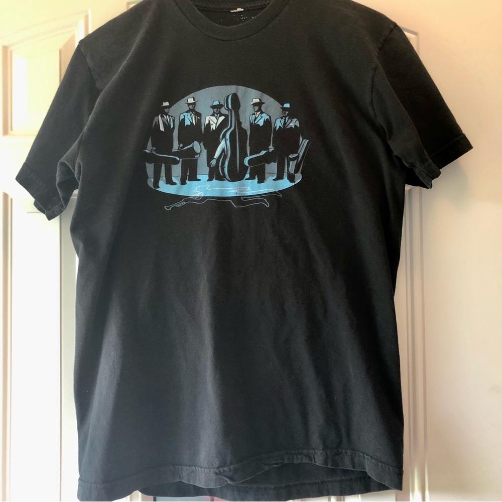 Graphic tee, guys size medium